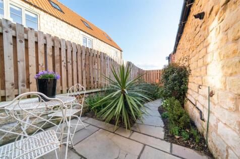 Side Garden-2.jpg