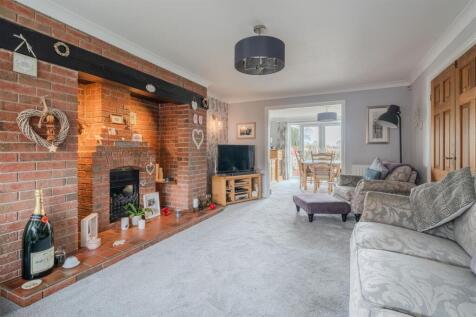 Living Room-3.jpg