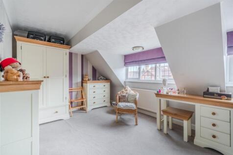 Bedroom 1-4.jpg