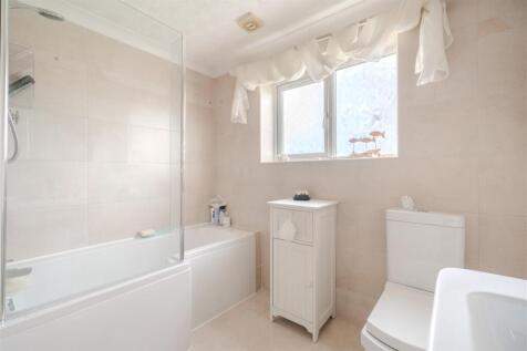 Bathroom.jpg