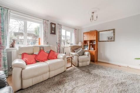 Living Room-4.jpg