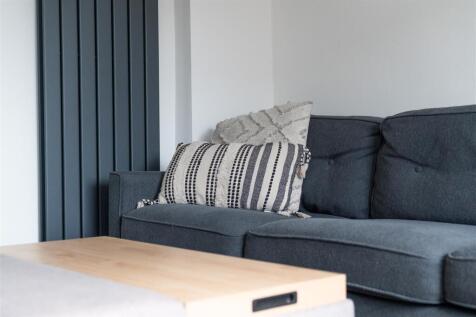 Living Room-5.jpg