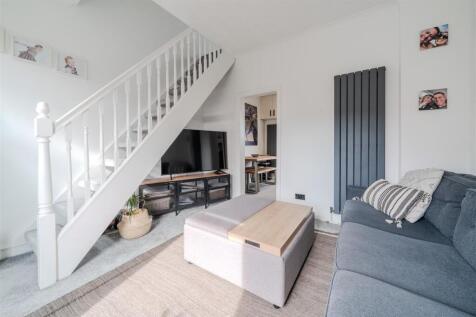 Living Room-4.jpg