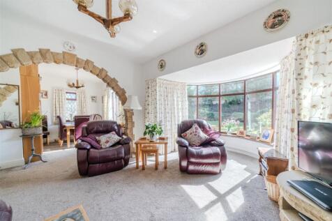 Living Room-5.jpg
