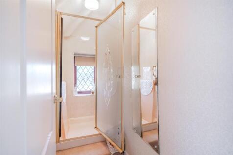 Shower Room.jpg