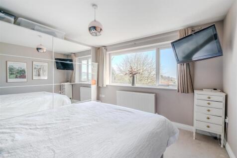Bedroom 1.jpg