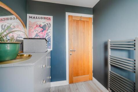 Bedroom 2-2.jpg