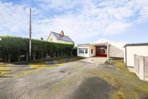 Forecourt2.jpg