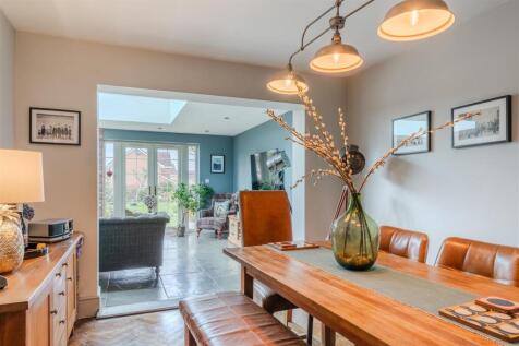 Dining Room-4.jpg