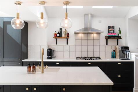 Kitchen-8.jpg