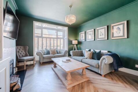 Living Room.jpg