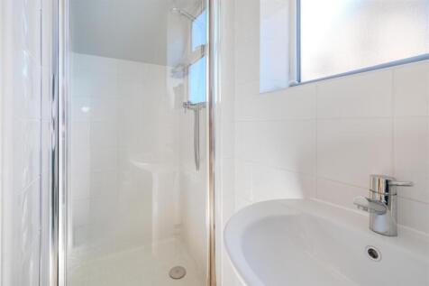 Attic Bedroom-5.jpg