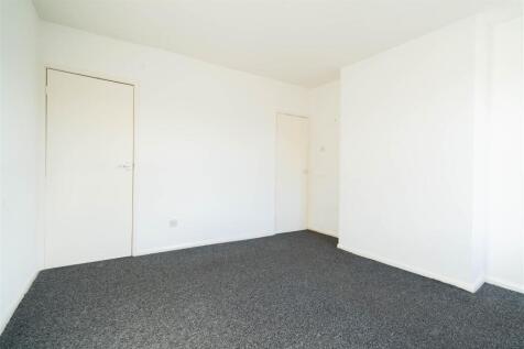 bedroom 1-3.jpg