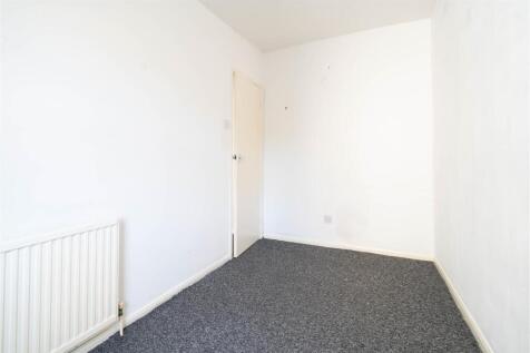 bedroom 2-2.jpg