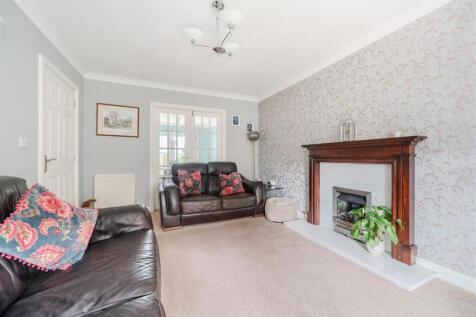 Living Room-2.jpg
