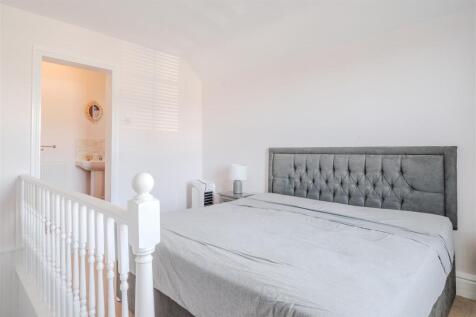 Bedroom 4.jpg