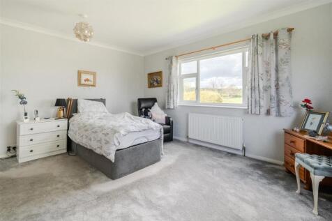 Bedroom2-2.jpg