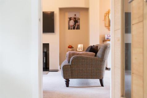 Living Room-5.jpg