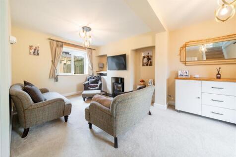 Living Room-4.jpg