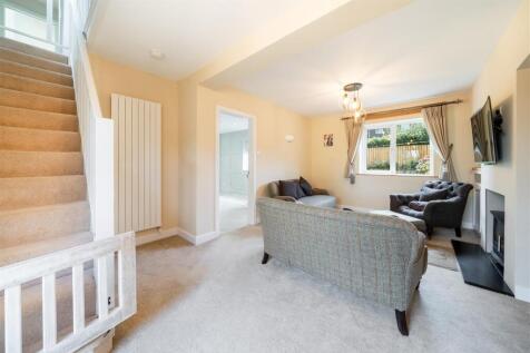 Living Room-3.jpg
