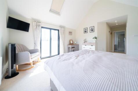 Bedroom 4-5.jpg