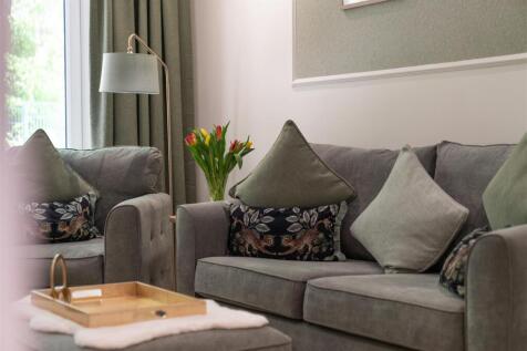 Living Room-4.jpg