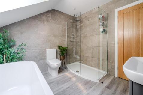 Bathroom-3.jpg
