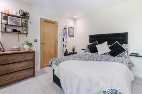 Bedroom 1-4.jpg