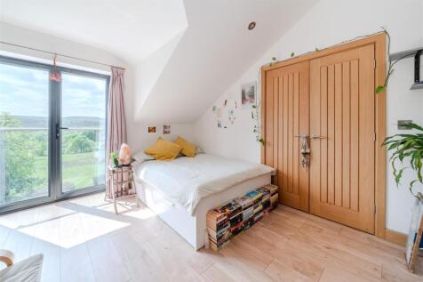 Bedroom2-2.jpg