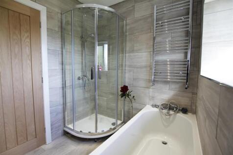 Bathroom3.jpg