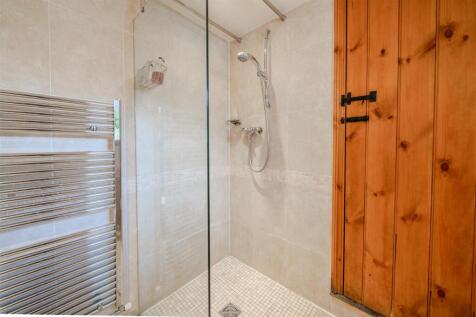 Bathroom-2.jpg