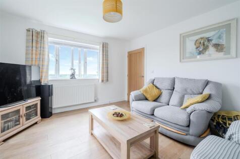 Living Room-3.jpg