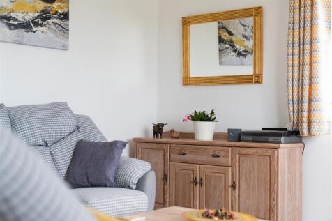 Living Room-4.jpg