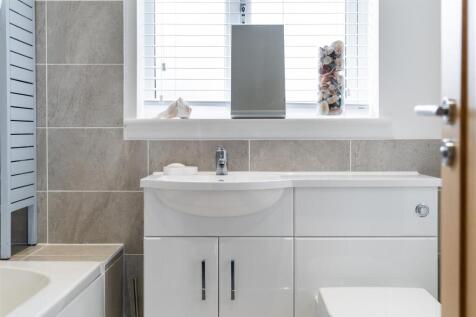 Bathroom-3.jpg