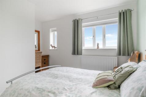 Bedroom4-2.jpg