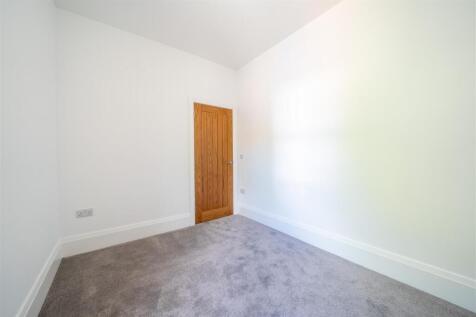 Bedroom 4-2.jpg
