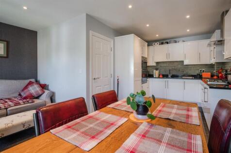 Kitchen - DIner-5.jpg