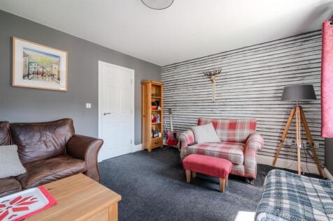 Living Room-3.jpg
