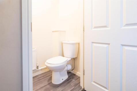 Downstairs Toilet-2.jpg