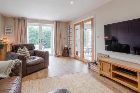 Living Room-3.jpg