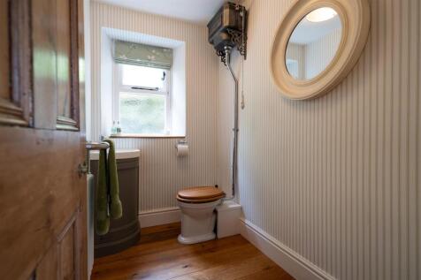 Downstairs WC.jpg