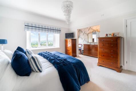 Bedroom 1-2.jpg