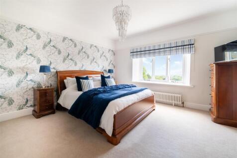 Bedroom 1.jpg
