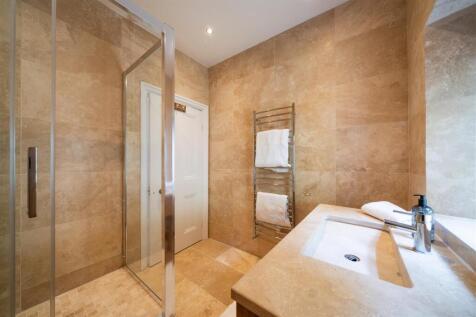 Bathroom 1-4.jpg