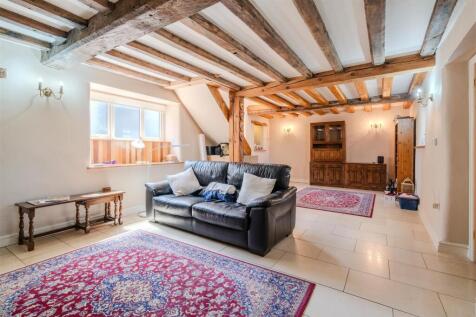Living Room_-2.jpg