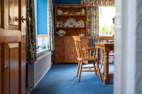 Dining Room-4.jpg