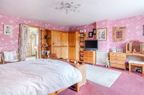 Bedroom4-3.jpg