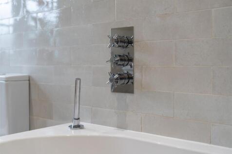 Bathroom-4.jpg
