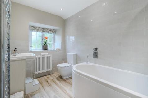 Bathroom.jpg