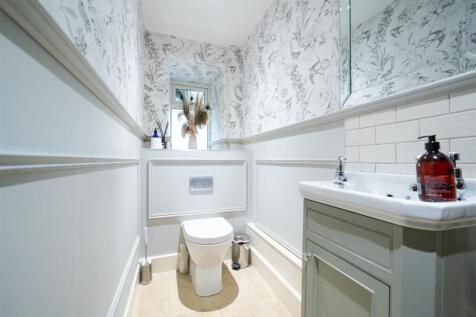 downstairs toilet.jpg